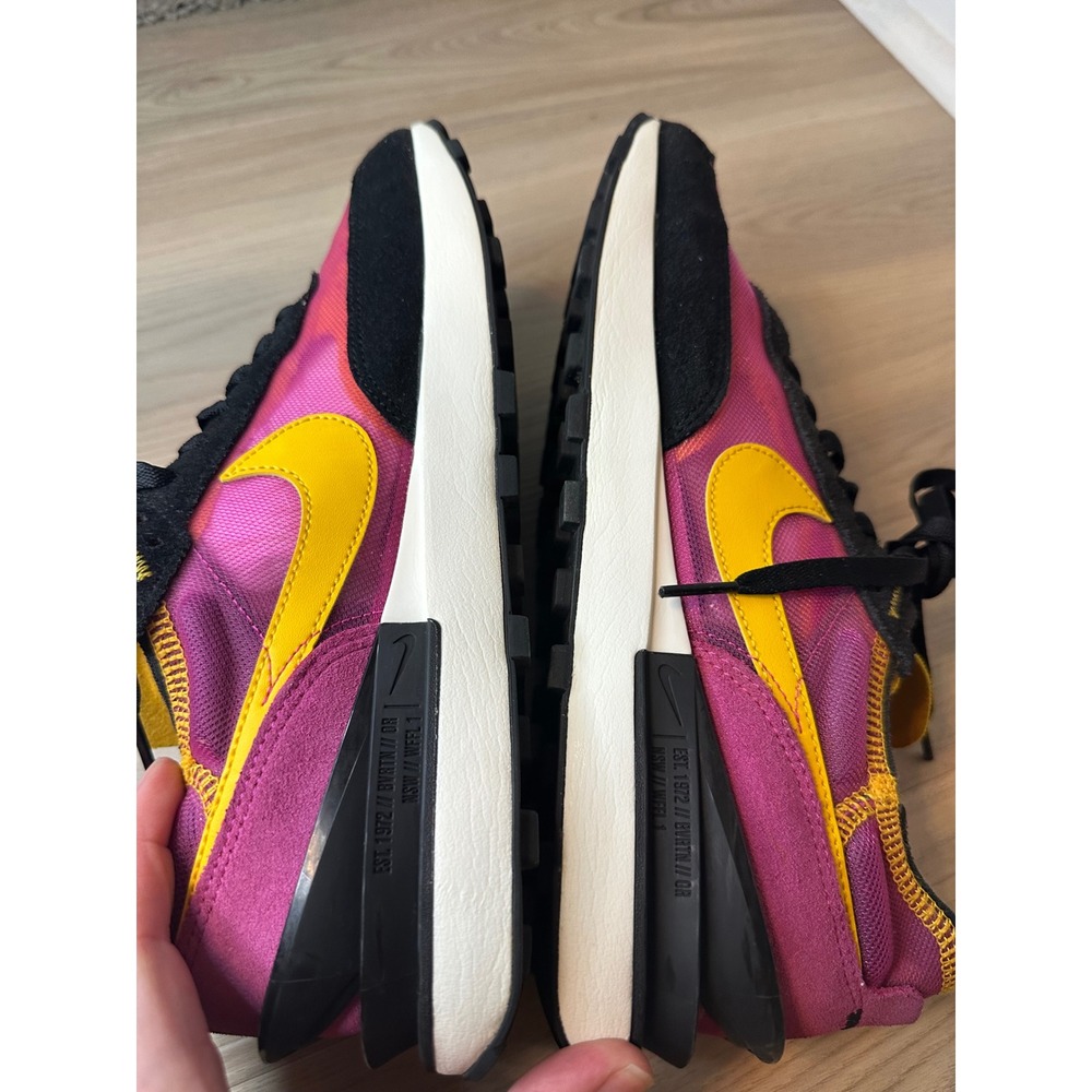 Nike Waffle One Active Fuchsia University Gold US Size 9.5 Men's DA7995-600 - Picture 6 of 9